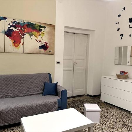 Ridi Che Ti Passa In Vico Del Fieno Apartman Genova Kültér fotó