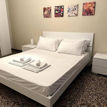 Ridi Che Ti Passa In Vico Del Fieno Apartman Genova Kültér fotó