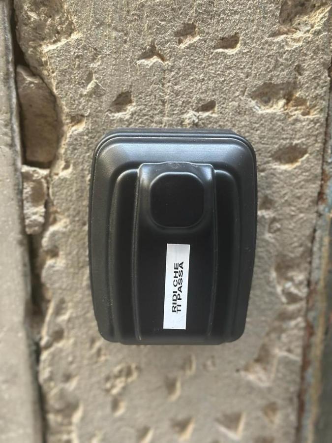Ridi Che Ti Passa In Vico Del Fieno Apartman Genova Kültér fotó